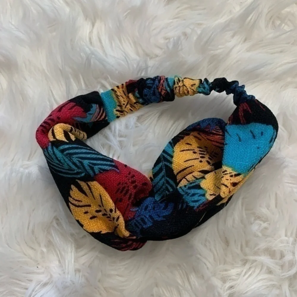 N/A black multicolored